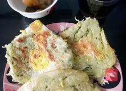 Illustration of how to make cucumber egg pancake 9