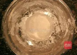 Illustration of how to make small sticky cakes 2