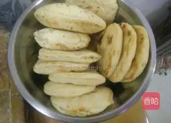 Illustration of how to make dough pancakes 6