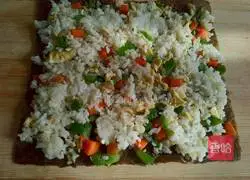 Illustration of how to make sushi rolls 7