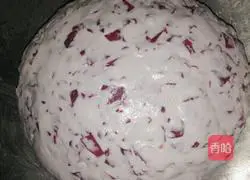 Illustration of making glutinous rice rose cake 2