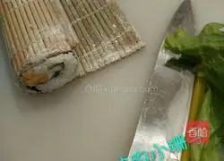 Illustration of how to make square pattern sushi 7