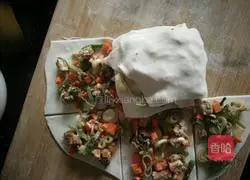 Illustration of how to make scallion braised pork thousand-layer cake 7