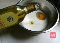 Illustration of how to make corn milk waffles 3