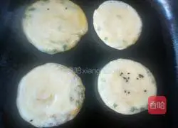  Illustration of how to make green onion pancake 18