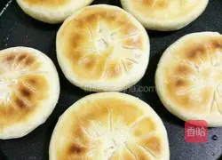 Illustration of how to make leek and pork pancakes 6