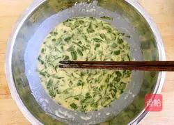 Illustration of how to make rapeseed egg pancake 4