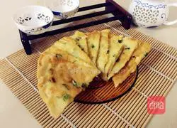 Illustration of how to make egg and scallion pancakes 11