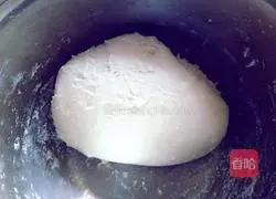 Illustration of how to make hot scallion pancakes 5