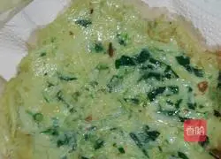 Illustration of how to make green radish, spinach and egg pancakes 6