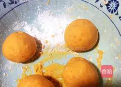 Illustration of how to make pan-fried butter sweet potato cake 7