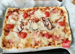 Thin-bottom ham pizza recipe 15