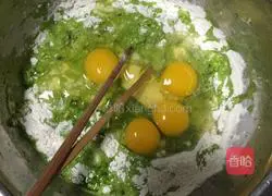 Spinach juice egg pancake recipe 4