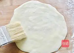 Illustration of how to make scallion pancakes (electric pancake version) 12