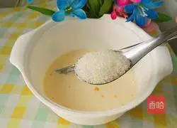 Illustration of how to make milk and egg pancakes 4