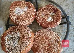 Illustration of how to make pumpkin cake 7