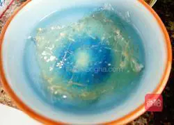 Illustration of how to make matcha cheese jelly cake 9