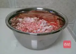 Pork and Onion Pie Recipe Illustration 3