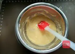 Illustration of how to make eight-inch fresh milk chiffon cake 14