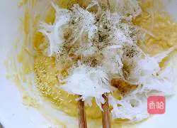 Illustration of how to make egg and radish pancake 5