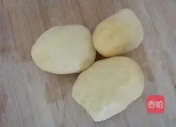 Illustration of how to make egg and potato pancakes 2