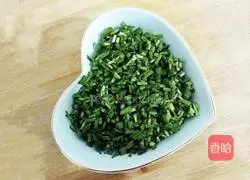 Illustration of how to make chive egg pancake 5