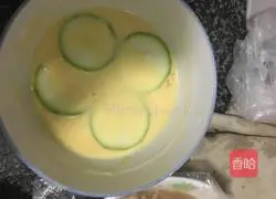 Illustration of how to make golden wheat gourd cake 3