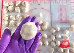 Egg Yolk Crisp (32 Mini Versions) Recipe Illustration 5