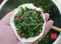 Illustration of how to make chive pie 4