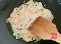 Illustration of how to make carrot and egg pancakes 8