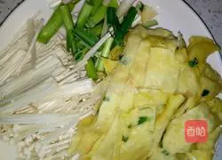 Enoki mushrooms Illustration of how to make fried egg pancake 2