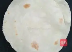 Illustration of how to make vegetable burritos 3