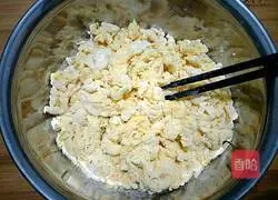 Illustration of how to make corn white flour cakes 2