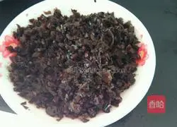 Illustration of how to make shrimp and fungus vegetable cake 4