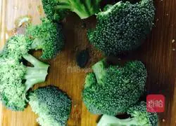 Illustration of how to make steamed meat pie 11