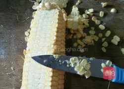 Illustration of how to make steamed corn cakes 2