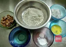 Illustration of how to make crispy walnut cake 1