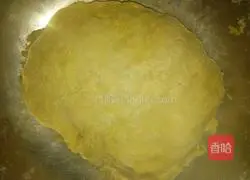 Illustration of how to cook fish stewed in iron pot with pancakes 6