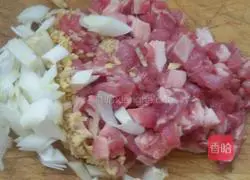 Minced pork and cowpea lotus leaf cake.Recipe 11