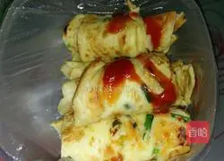 Illustration of how to make chives, ham and egg pancakes 4