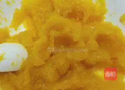 Cute little Illustration of how to make pumpkin and plain pumpkin cake 2