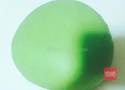 Illustration of how to make vegetable juice soft cake 3