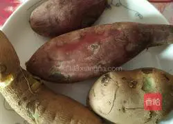 Illustration of how to make banana and sweet potato cake 1