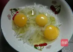 Illustration of how to make whitebait egg cake 3