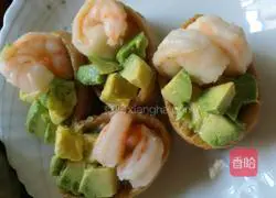 Illustration of how to make fancy sushi 6