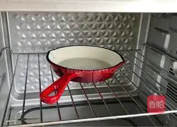 Simple and beautiful—Illustration of how to make a low-calorie version of Dutch waffles 1