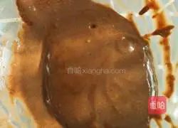 Illustration of making cow pattern cake roll 8