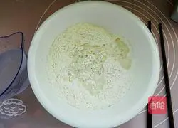 Illustration of how to make cake crust with hands 2