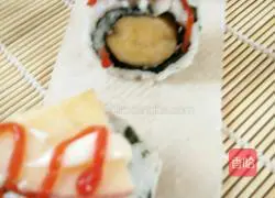 Illustration of how to make fruit sushi 9