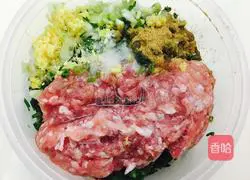 Illustration of how to make wonton skin pot stickers (electric cake version) 6